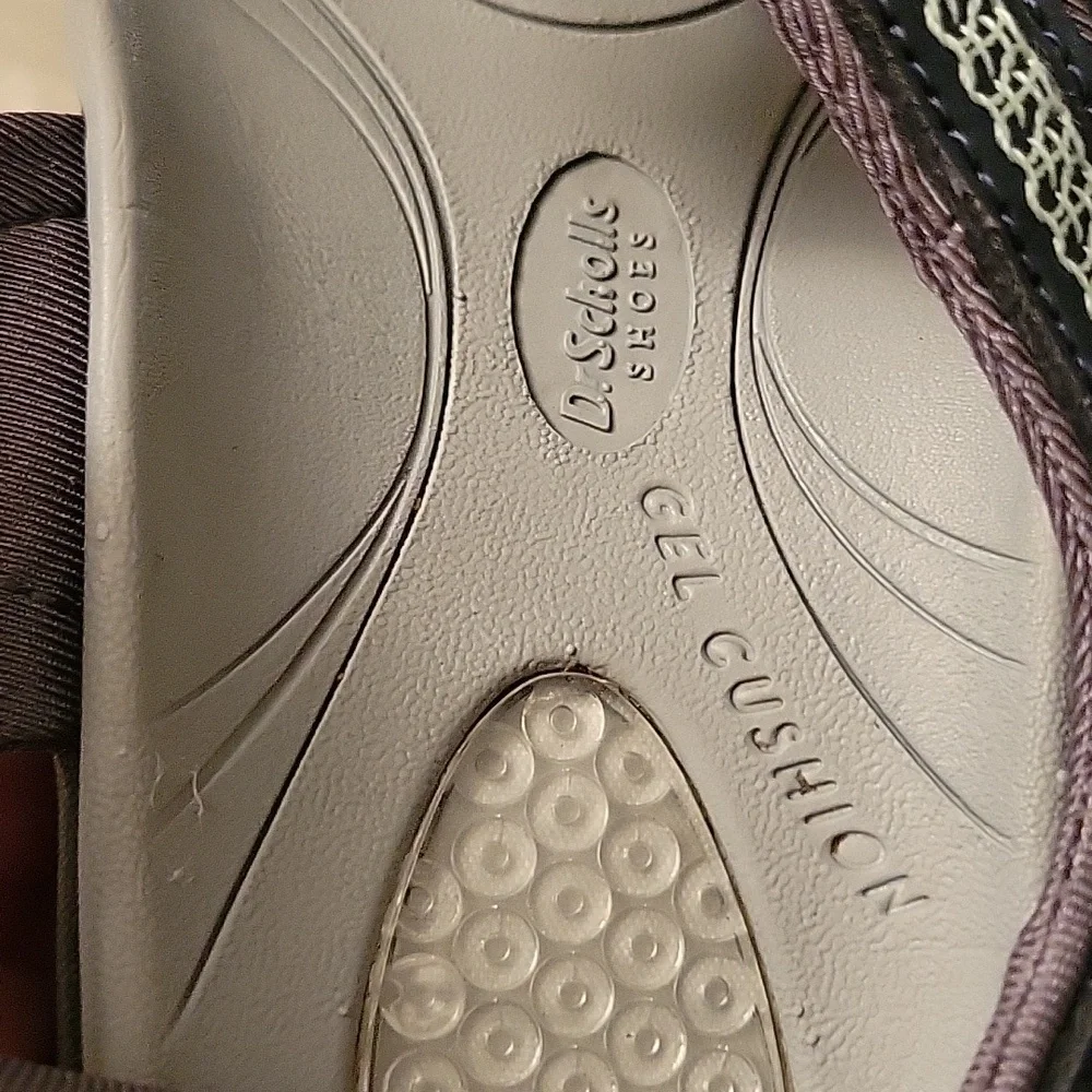 Dr. Scholl's Women's Navy Strappy Sandals. Gel Cushion Size 6M. - Picture 9 of 15